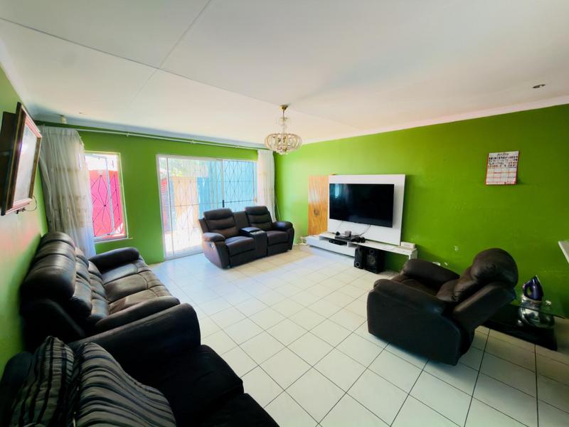 3 Bedroom Property for Sale in Newlands West KwaZulu-Natal