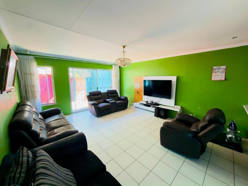 3 Bedroom Property for Sale in Newlands West KwaZulu-Natal