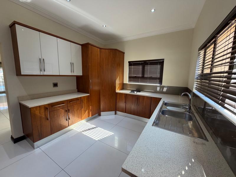 4 Bedroom Property for Sale in Izinga KwaZulu-Natal