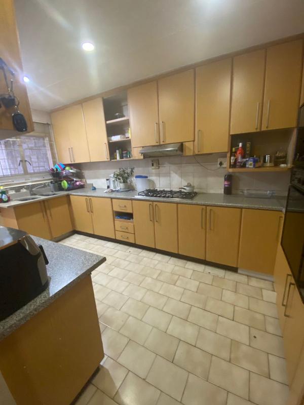 4 Bedroom Property for Sale in Northcroft KwaZulu-Natal