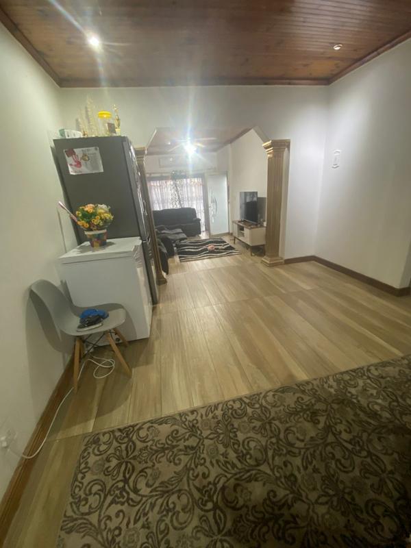 4 Bedroom Property for Sale in Northcroft KwaZulu-Natal