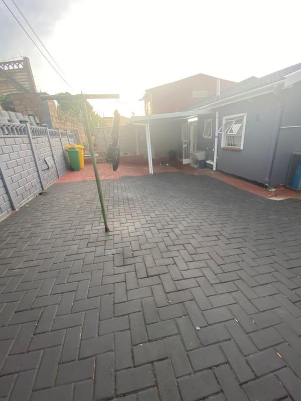 4 Bedroom Property for Sale in Northcroft KwaZulu-Natal