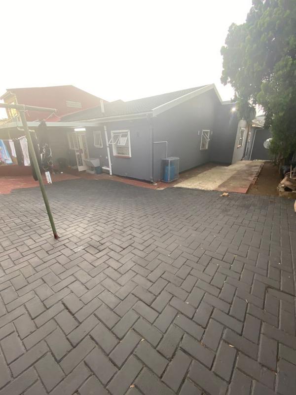 4 Bedroom Property for Sale in Northcroft KwaZulu-Natal