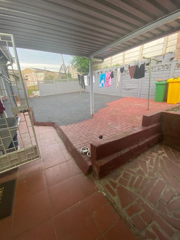 4 Bedroom Property for Sale in Northcroft KwaZulu-Natal