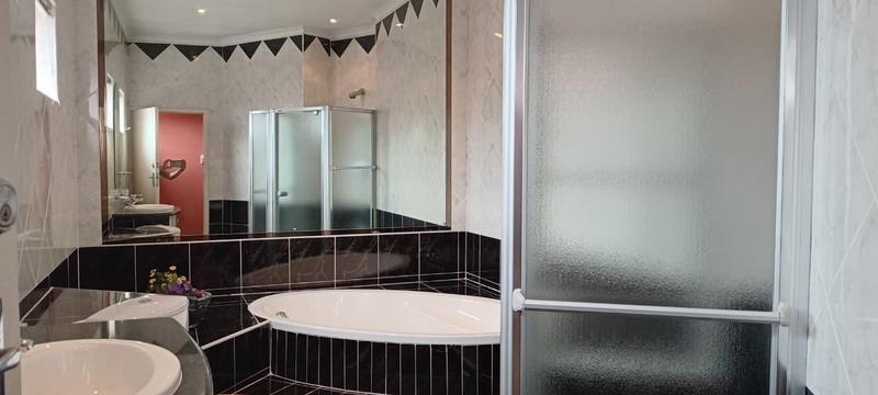 4 Bedroom Property for Sale in Reservoir Hills KwaZulu-Natal