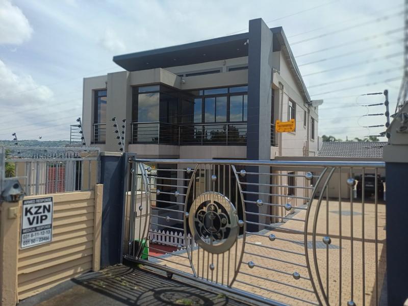 6 Bedroom Property for Sale in Woodview KwaZulu-Natal