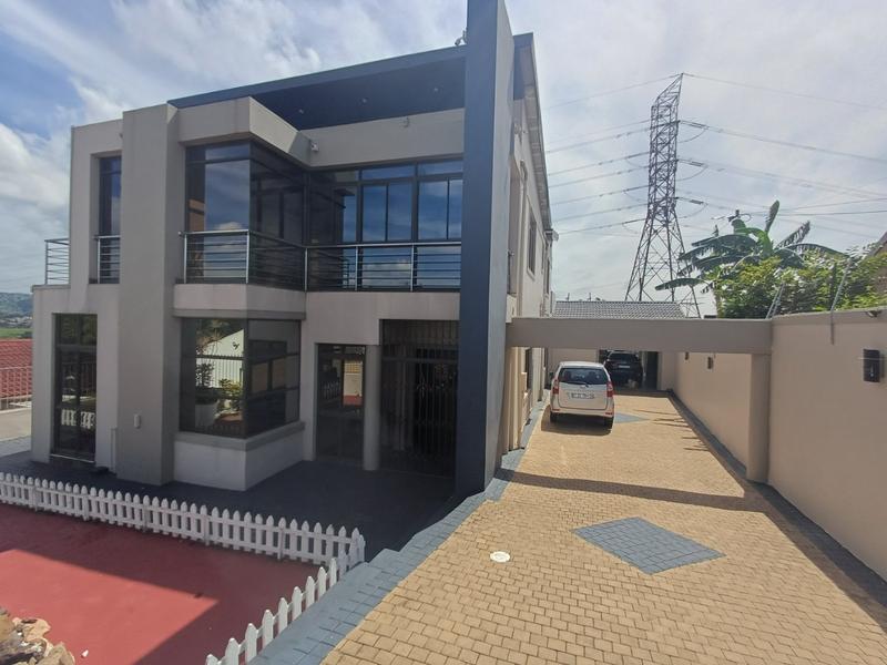 6 Bedroom Property for Sale in Woodview KwaZulu-Natal