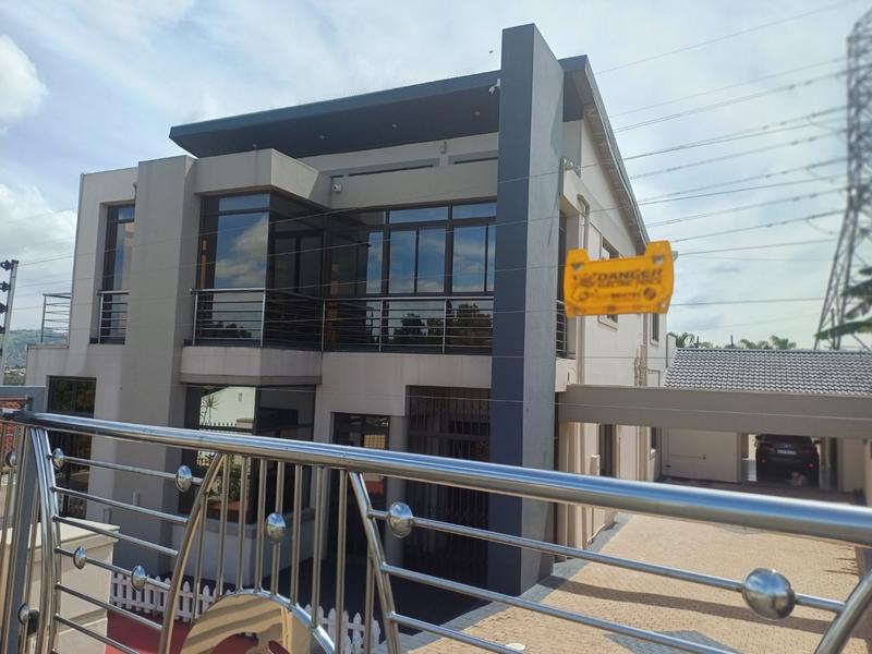 6 Bedroom Property for Sale in Woodview KwaZulu-Natal