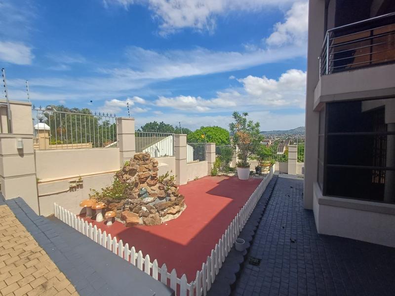 6 Bedroom Property for Sale in Woodview KwaZulu-Natal