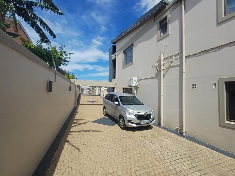 6 Bedroom Property for Sale in Woodview KwaZulu-Natal