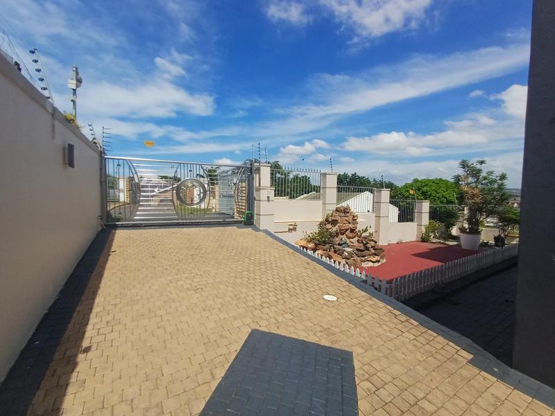 6 Bedroom Property for Sale in Woodview KwaZulu-Natal