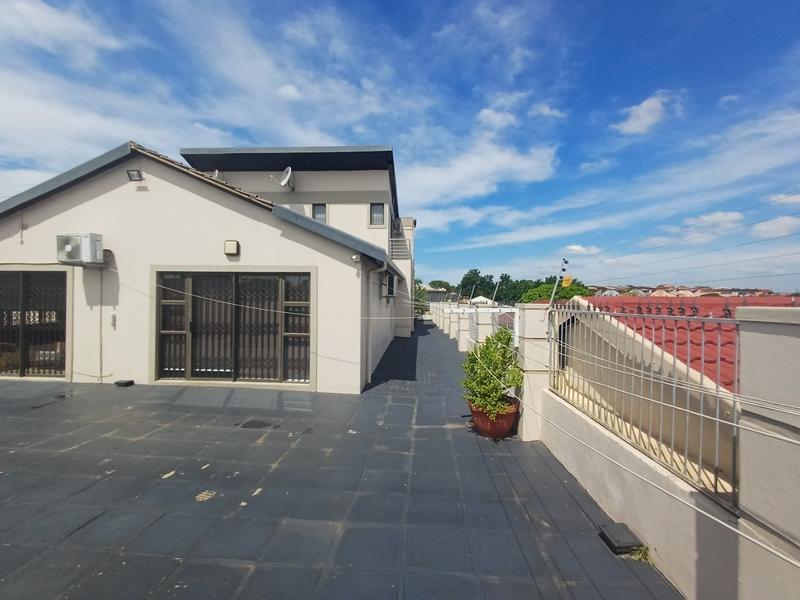 6 Bedroom Property for Sale in Woodview KwaZulu-Natal