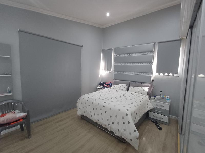 6 Bedroom Property for Sale in Woodview KwaZulu-Natal