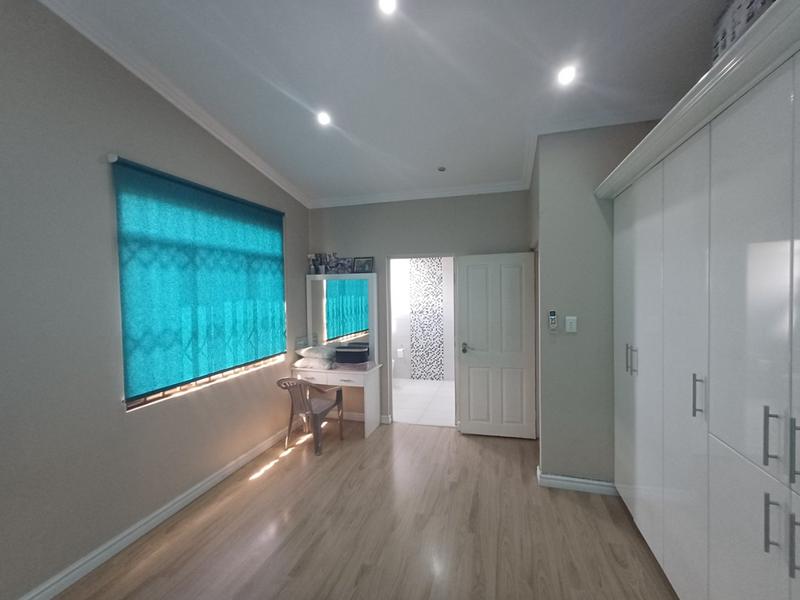 6 Bedroom Property for Sale in Woodview KwaZulu-Natal