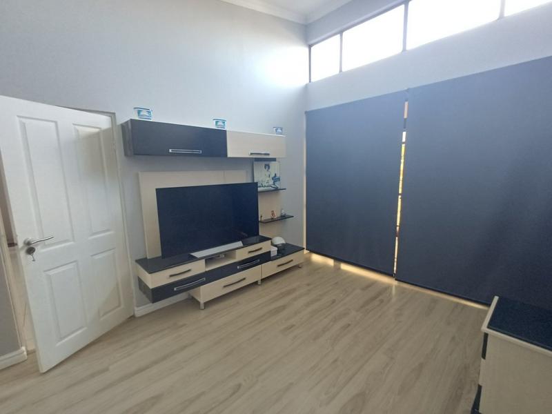 6 Bedroom Property for Sale in Woodview KwaZulu-Natal