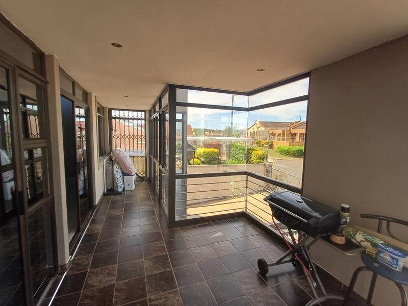 6 Bedroom Property for Sale in Woodview KwaZulu-Natal