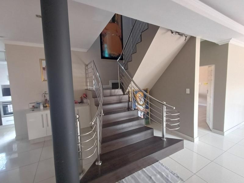 6 Bedroom Property for Sale in Woodview KwaZulu-Natal