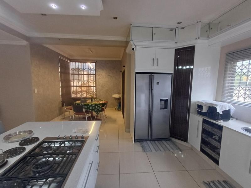 6 Bedroom Property for Sale in Woodview KwaZulu-Natal