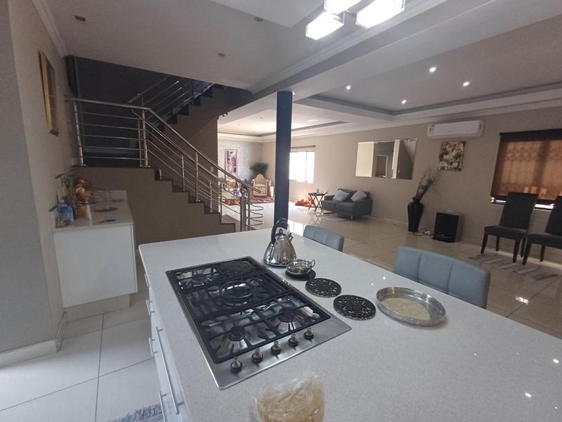 6 Bedroom Property for Sale in Woodview KwaZulu-Natal