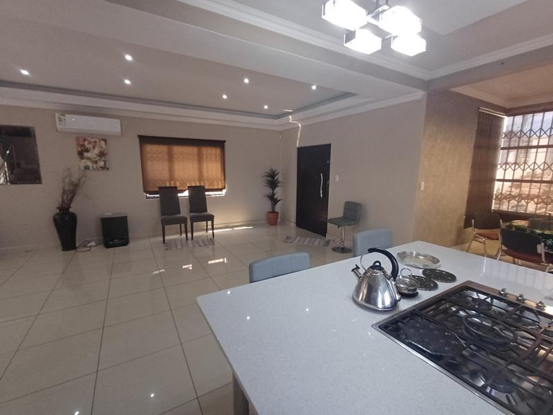 6 Bedroom Property for Sale in Woodview KwaZulu-Natal