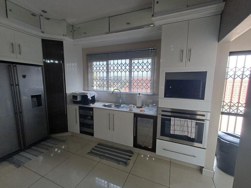 6 Bedroom Property for Sale in Woodview KwaZulu-Natal