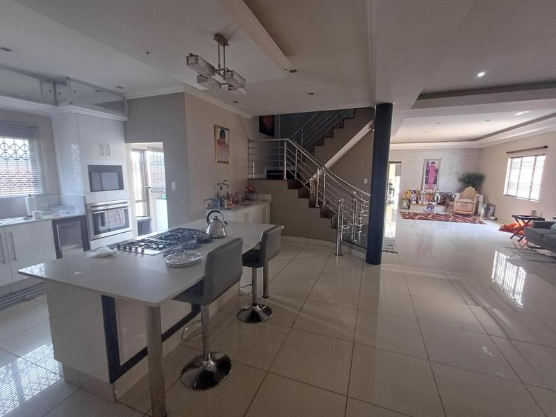 6 Bedroom Property for Sale in Woodview KwaZulu-Natal
