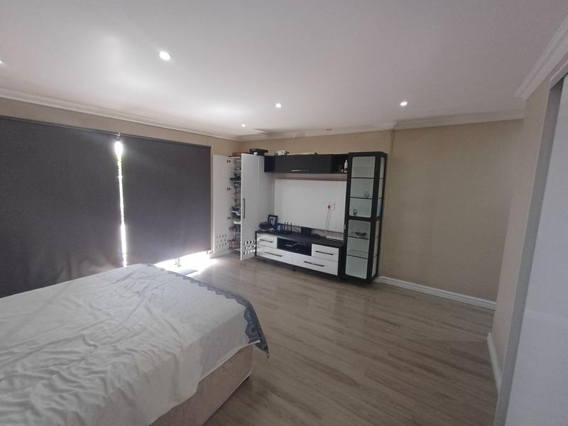 6 Bedroom Property for Sale in Woodview KwaZulu-Natal