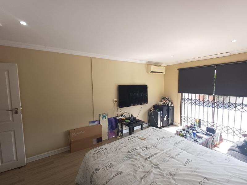 6 Bedroom Property for Sale in Woodview KwaZulu-Natal