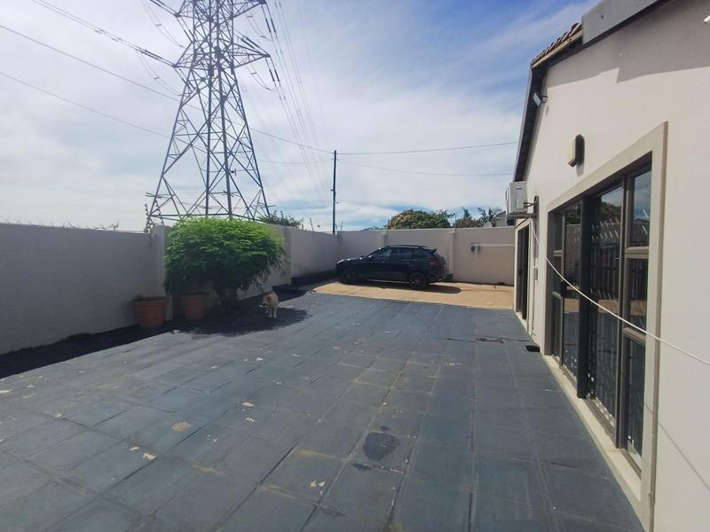 6 Bedroom Property for Sale in Woodview KwaZulu-Natal