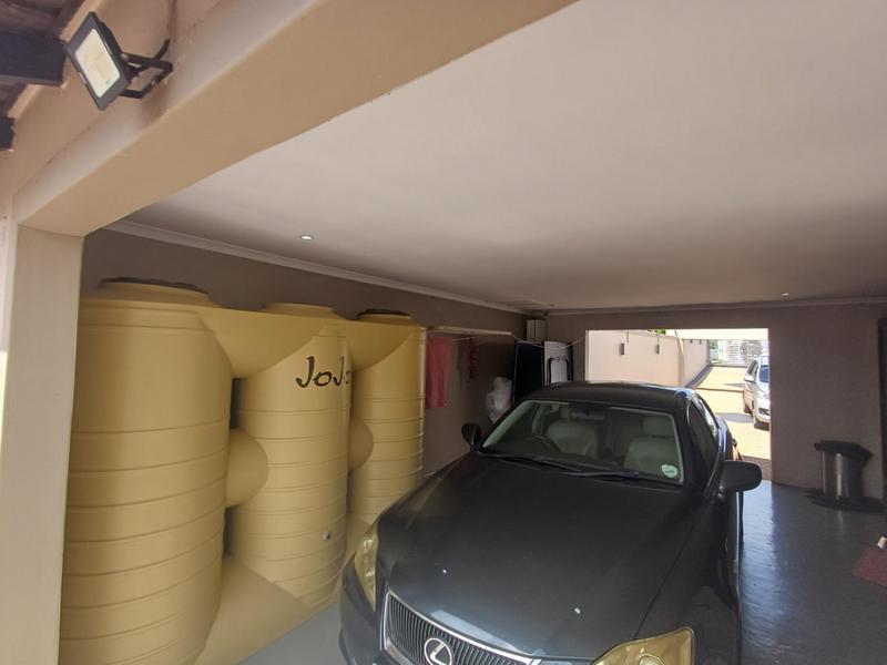 6 Bedroom Property for Sale in Woodview KwaZulu-Natal