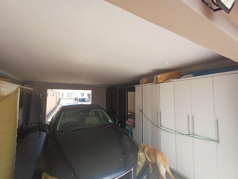 6 Bedroom Property for Sale in Woodview KwaZulu-Natal