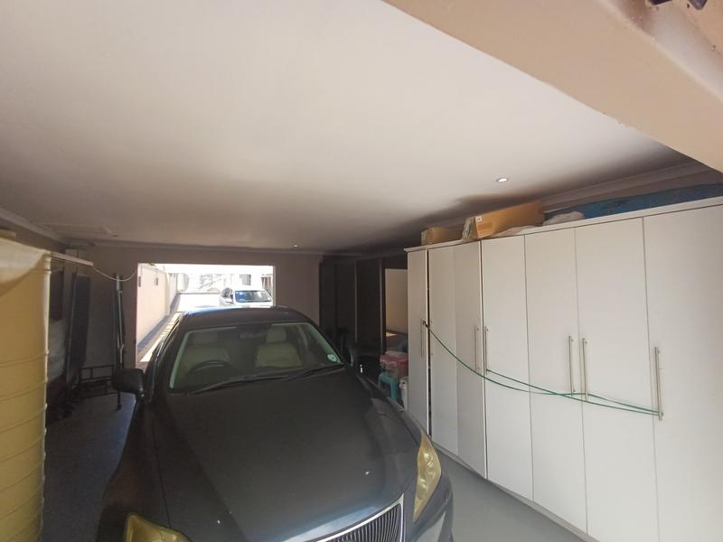 6 Bedroom Property for Sale in Woodview KwaZulu-Natal