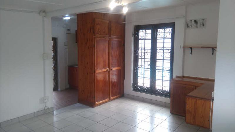 6 Bedroom Property for Sale in Pinetown KwaZulu-Natal