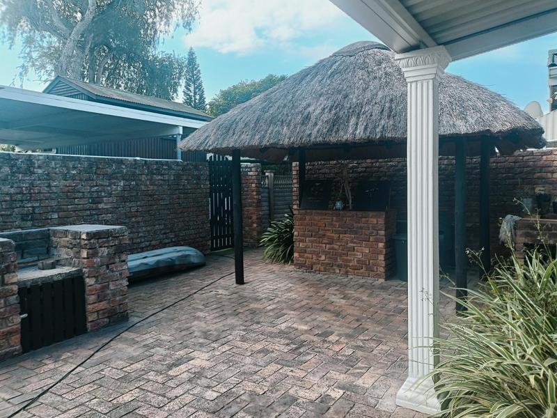 7 Bedroom Property for Sale in Manors KwaZulu-Natal