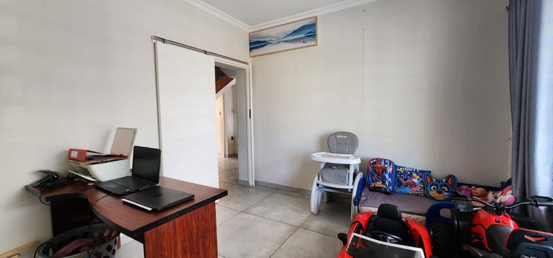 5 Bedroom Property for Sale in Widenham KwaZulu-Natal