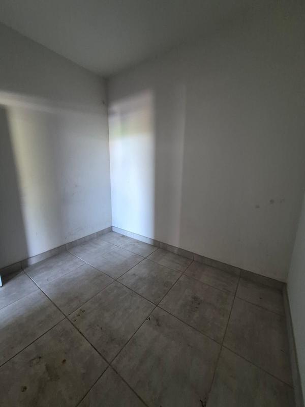 To Let 3 Bedroom Property for Rent in Izinga Ridge KwaZulu-Natal