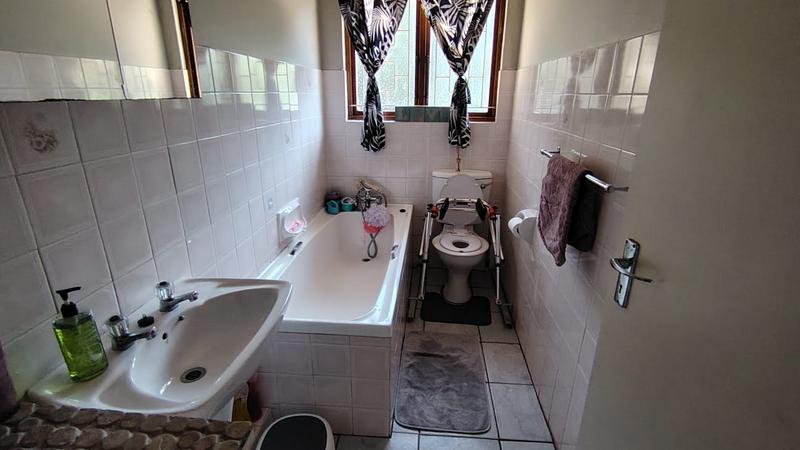3 Bedroom Property for Sale in Escombe KwaZulu-Natal