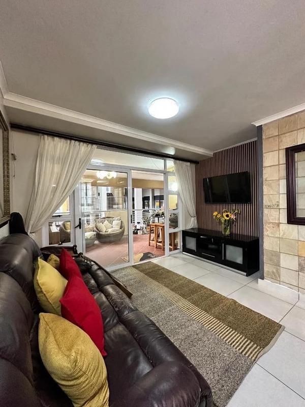 To Let 2 Bedroom Property for Rent in Umhlanga Ridge KwaZulu-Natal