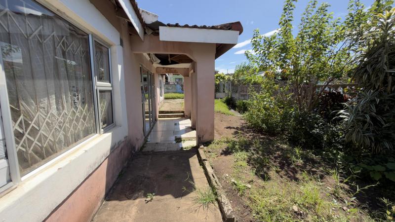 4 Bedroom Property for Sale in Ntuzuma KwaZulu-Natal
