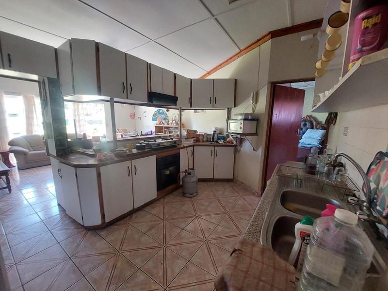 5 Bedroom Property for Sale in Shelly Beach KwaZulu-Natal