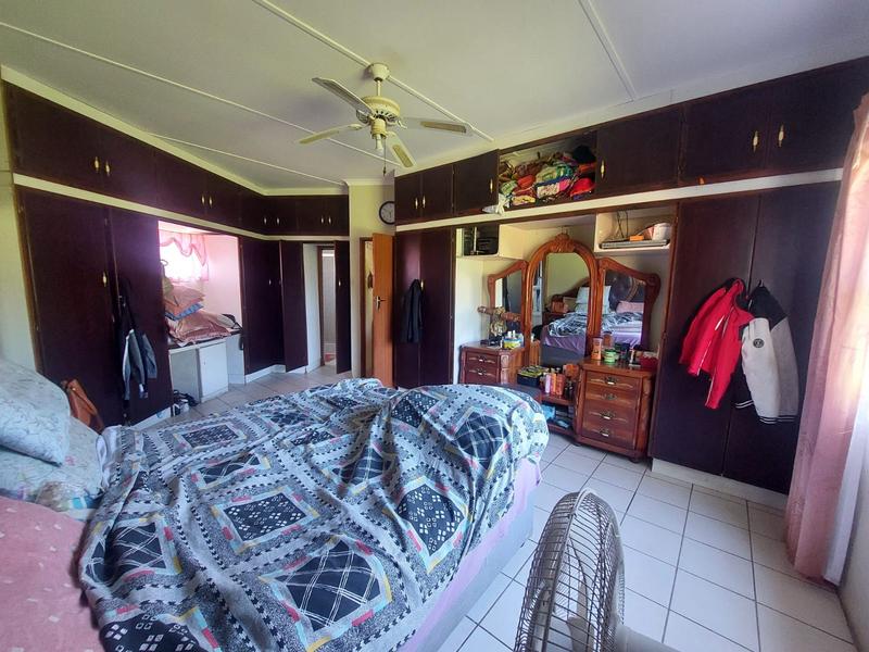 5 Bedroom Property for Sale in Shelly Beach KwaZulu-Natal
