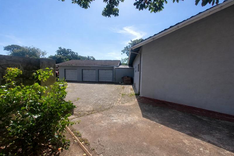 5 Bedroom Property for Sale in Shelly Beach KwaZulu-Natal