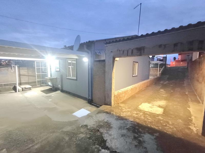 3 Bedroom Property for Sale in Northcroft KwaZulu-Natal