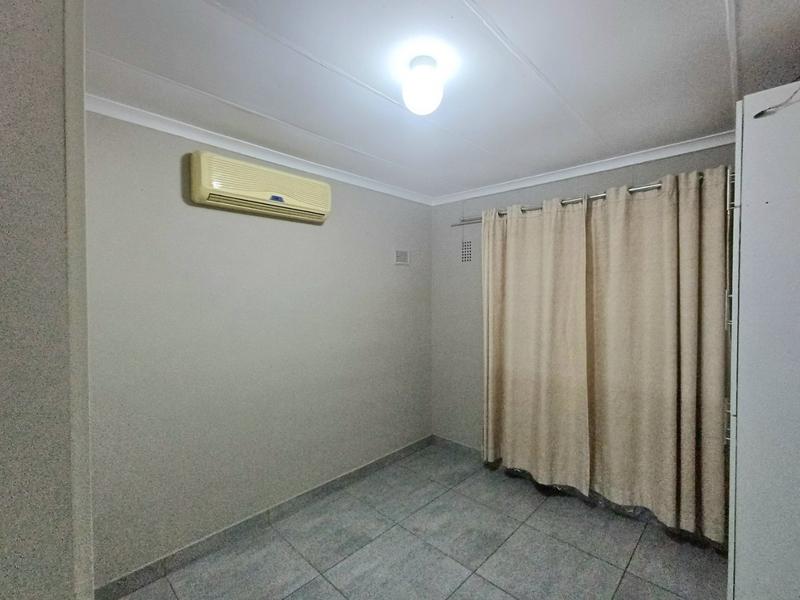 3 Bedroom Property for Sale in Northcroft KwaZulu-Natal