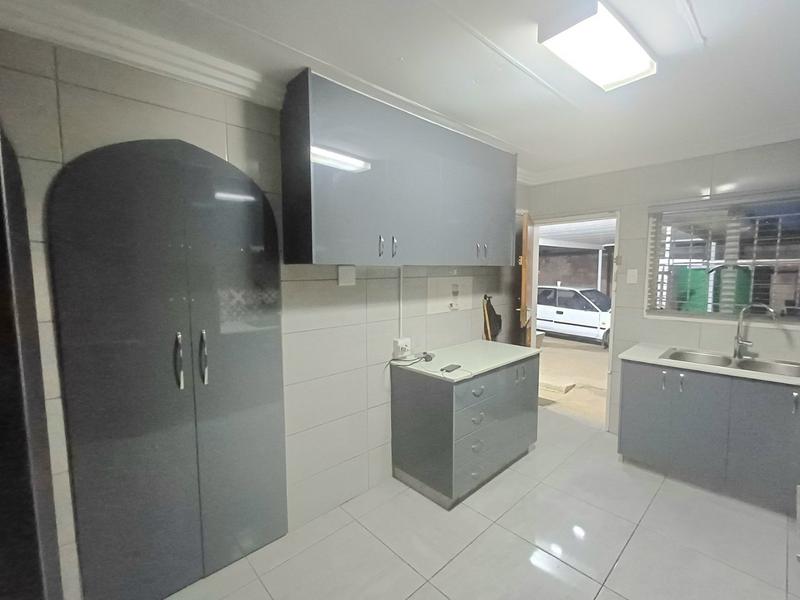 3 Bedroom Property for Sale in Northcroft KwaZulu-Natal