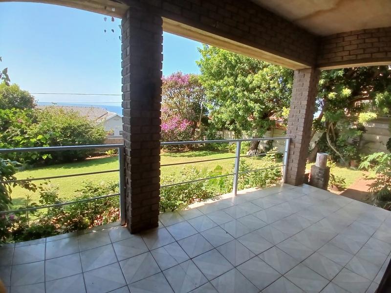 5 Bedroom Property for Sale in Uvongo KwaZulu-Natal