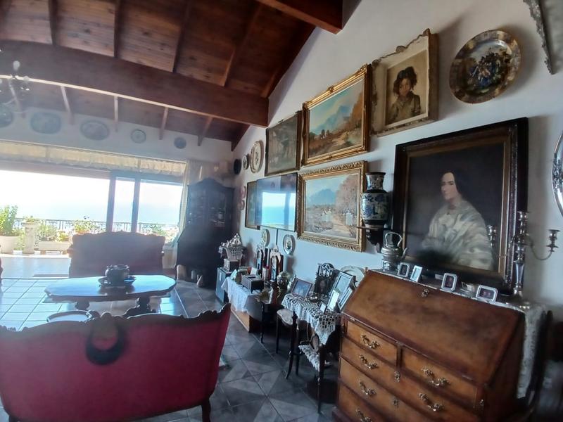 5 Bedroom Property for Sale in Uvongo KwaZulu-Natal