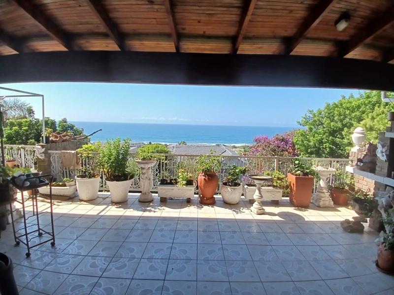 5 Bedroom Property for Sale in Uvongo KwaZulu-Natal