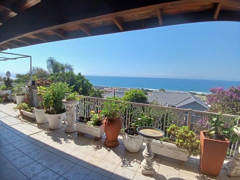 5 Bedroom Property for Sale in Uvongo KwaZulu-Natal