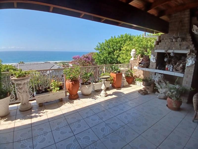 5 Bedroom Property for Sale in Uvongo KwaZulu-Natal